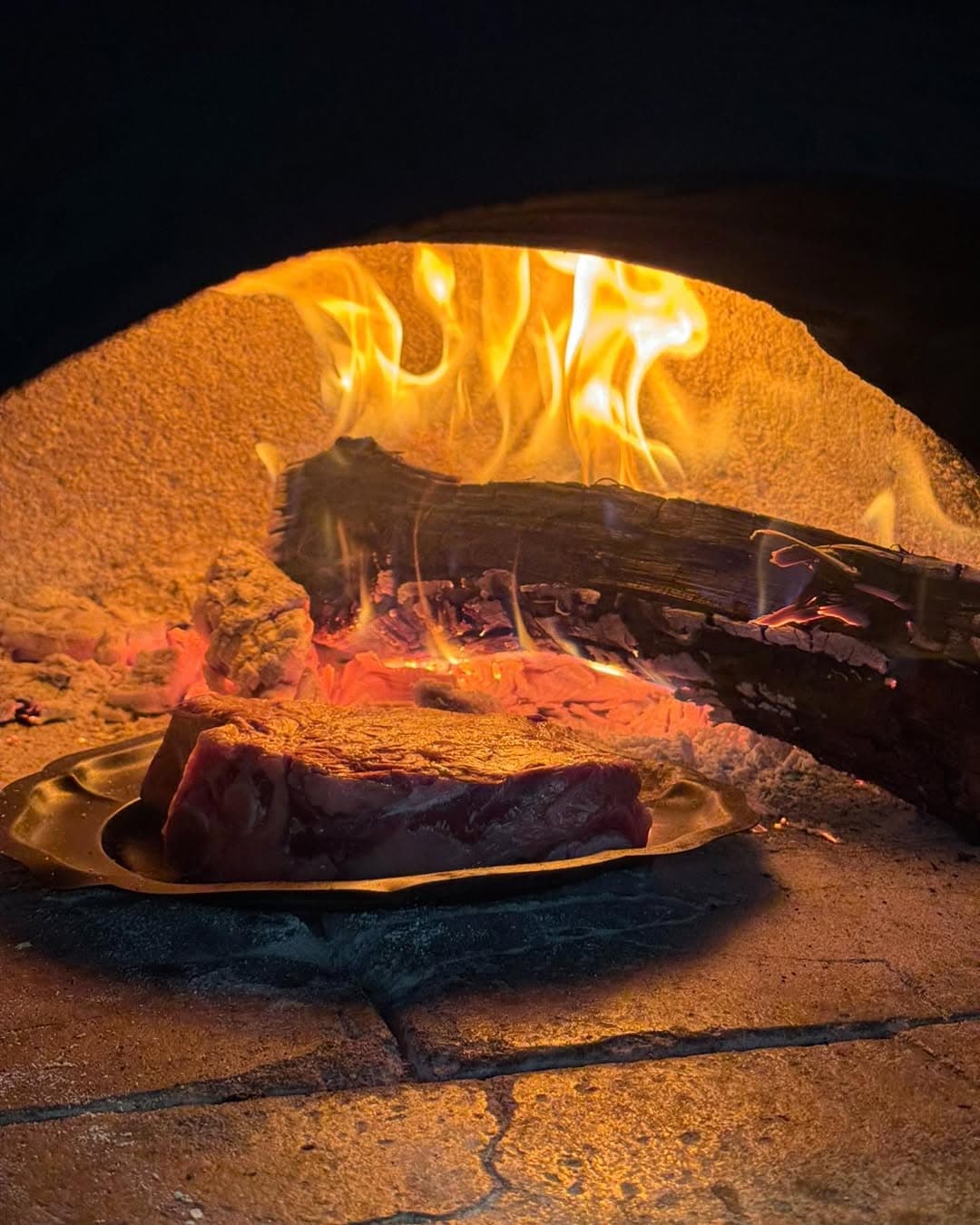 Viande saisie au four à bois